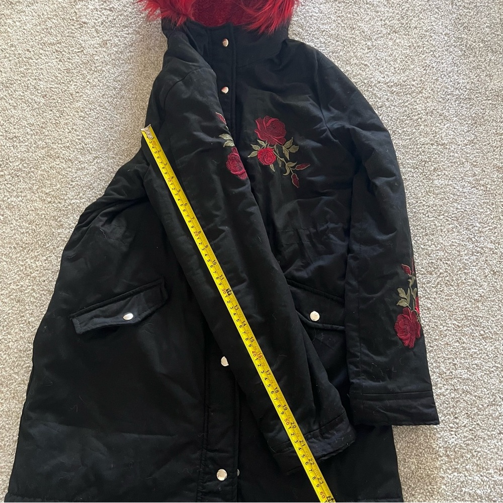Y2K Rue 21 Black Floral Roses Embroidered Coat w Red Fur lined hood - Picture 14 of 16